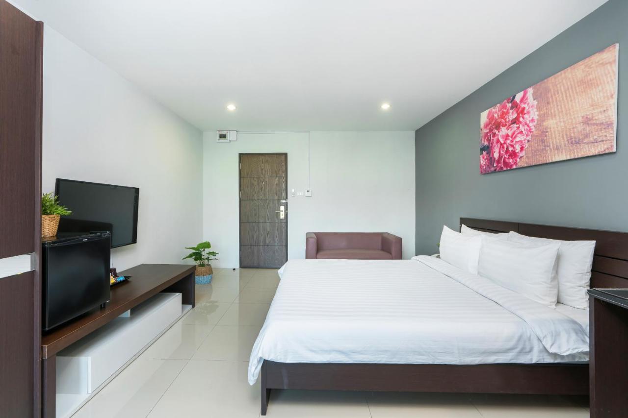 De Botan Srinakarin Hotel & Residence Bangkok Exterior photo