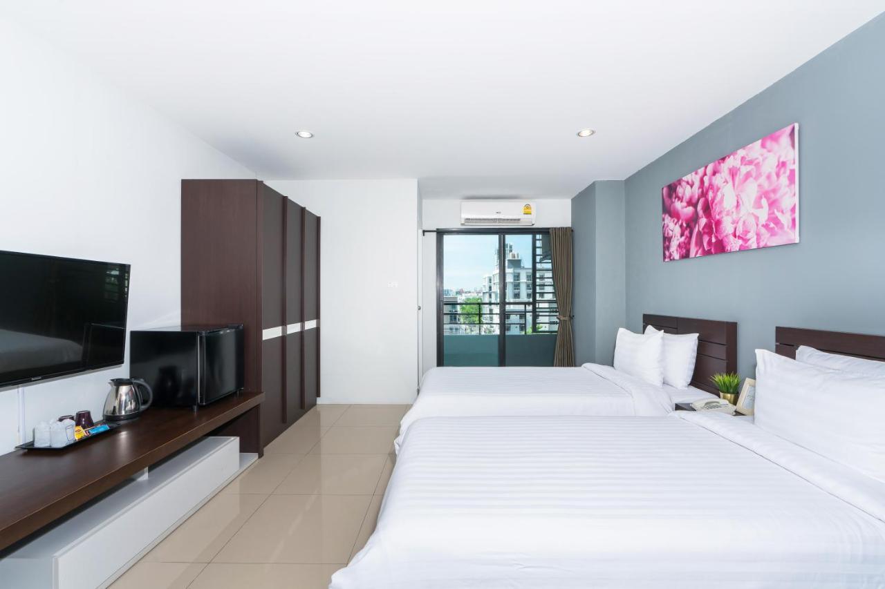 De Botan Srinakarin Hotel & Residence Bangkok Exterior photo